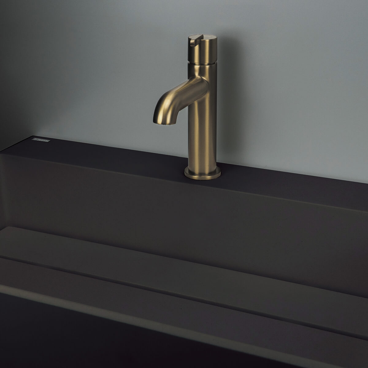 Harjatud-kuld-valamusegisti-Deante-Silia-17.9-cm,-messing-2