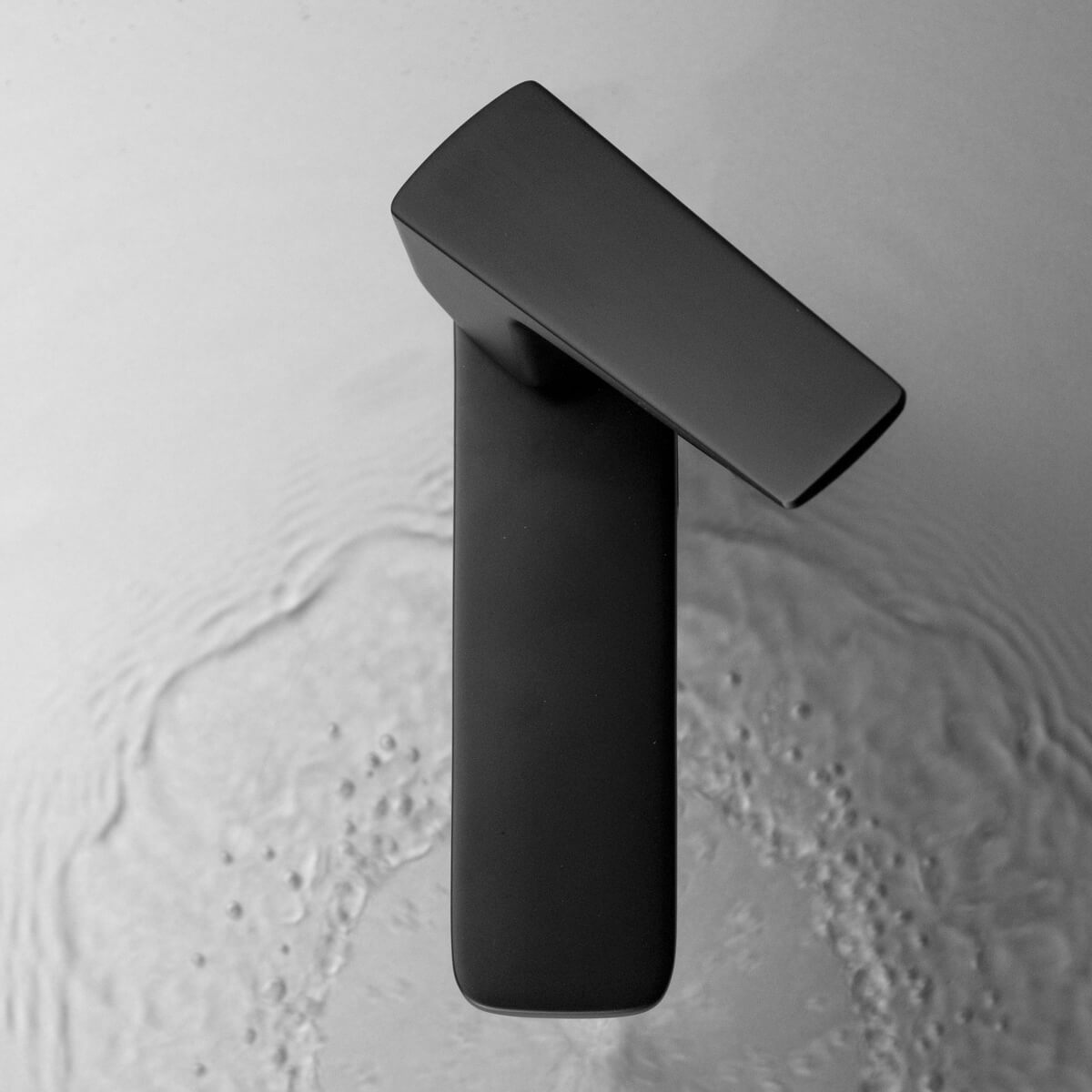 Must-valamusegisti-Deante-Blur-15.7-cm,-messing-1