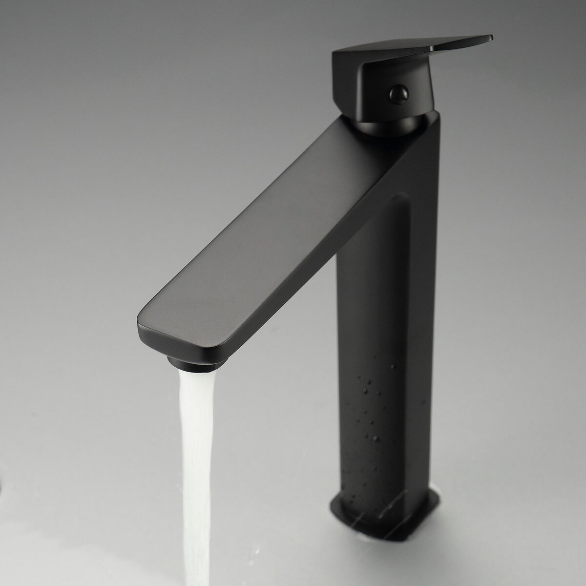 Titaan-valamusegisti-Deante-Blur-29-cm,-messing-2