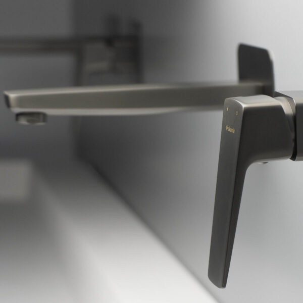 Titaanium-seinapealne-valamusegisti-Deante-Blur-20-cm,-messing-2