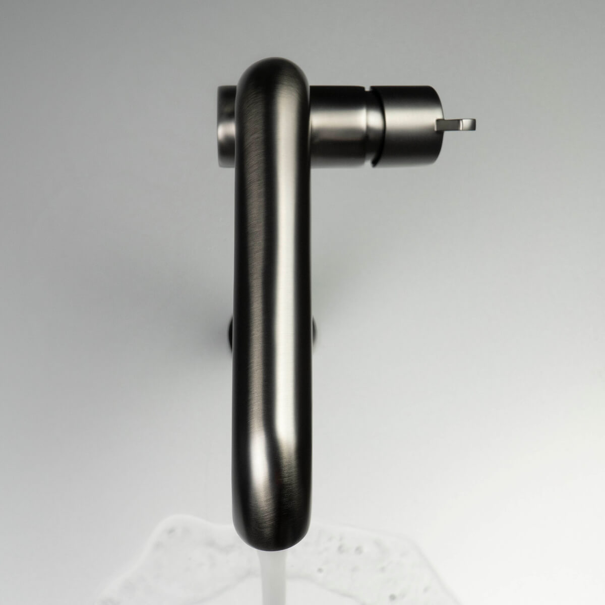 Titaanium-valamusegisti-Deante-Silia-30.5-cm,-messing-2