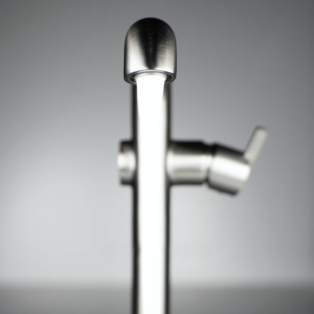 Titaanium-valamusegisti-Deante-Silia-30.5-cm,-messing-4