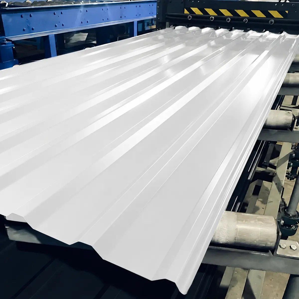 Trapetsprofiil katuseplekk TP-18 polüester RR20 valge